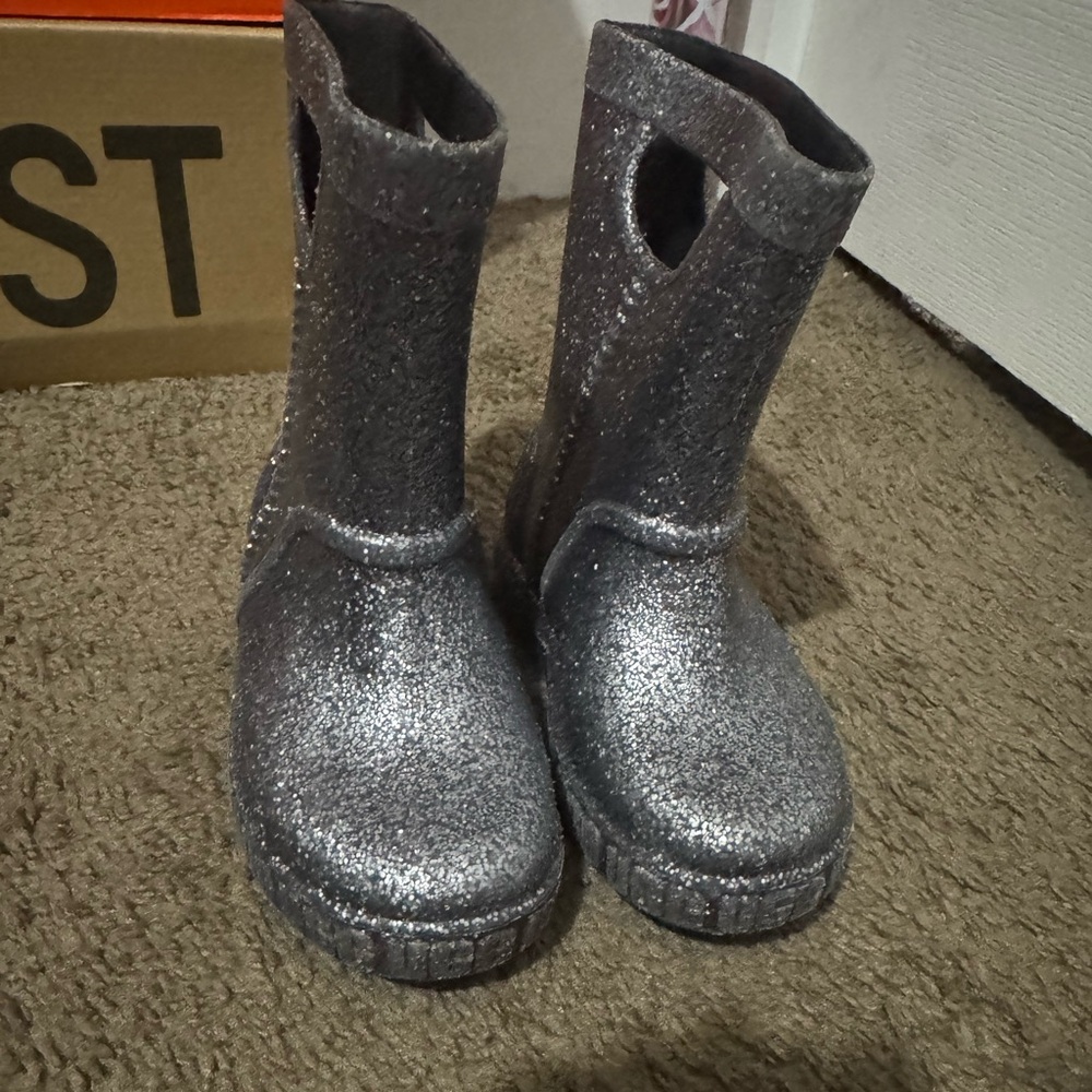 Ugg rain boots